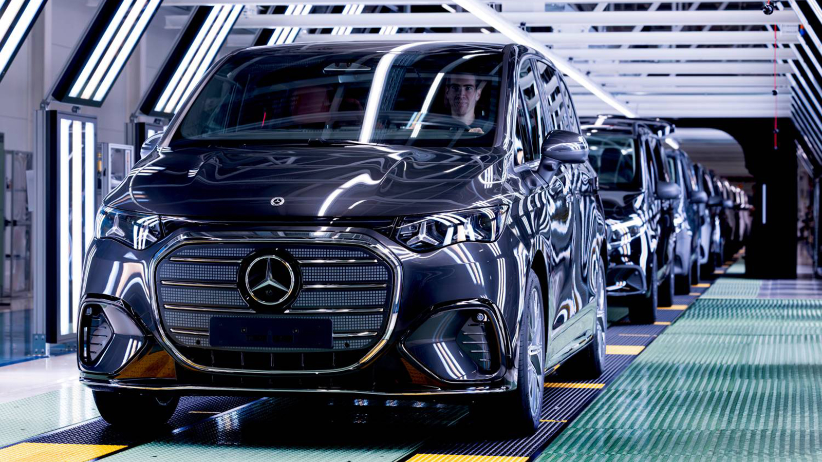 Mercedes VLE: Ξεκίνησε στην Ισπανία η παραγωγή του νέου Van! 